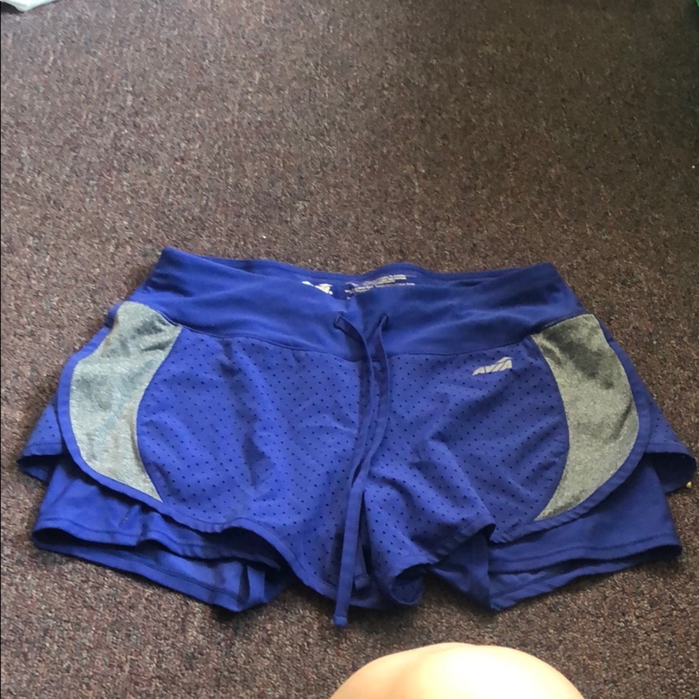 3 pairs of athletic shorts - Picture 3 of 8
